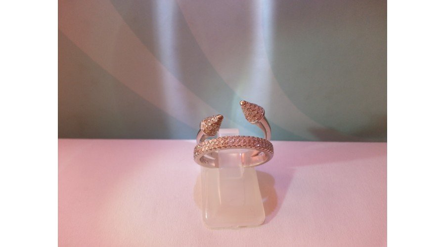 Сребърният конусовиден пръстен