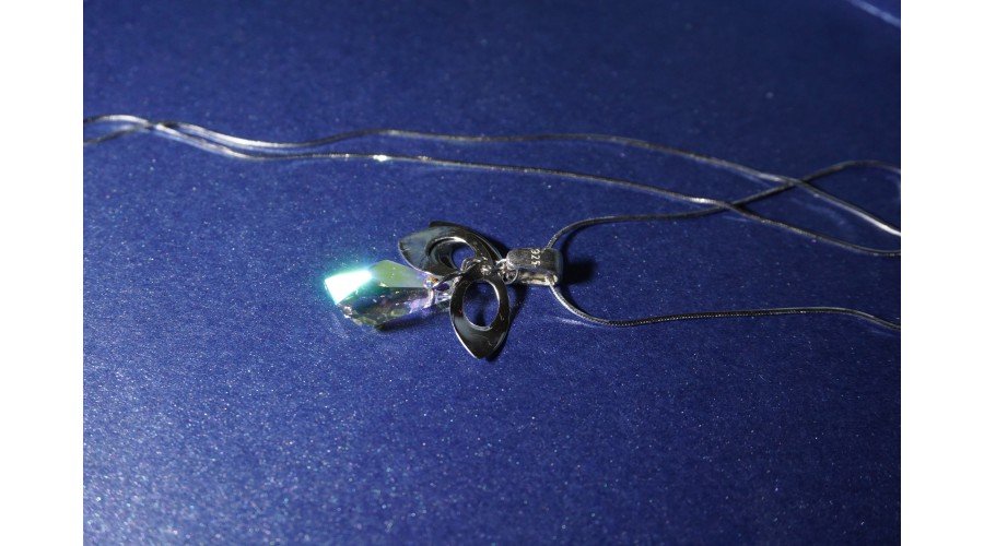 Колие с кристал