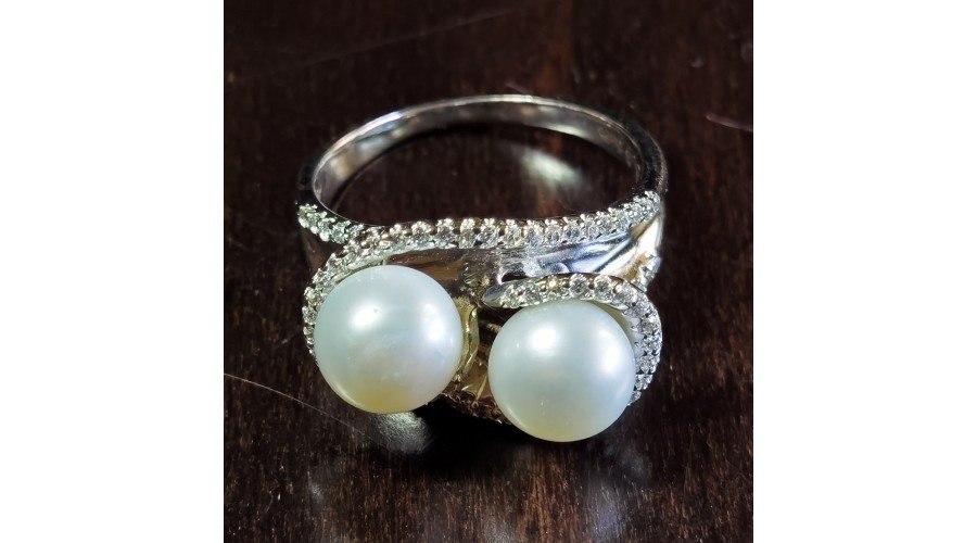 Пръстен с естествени висококачествени перли