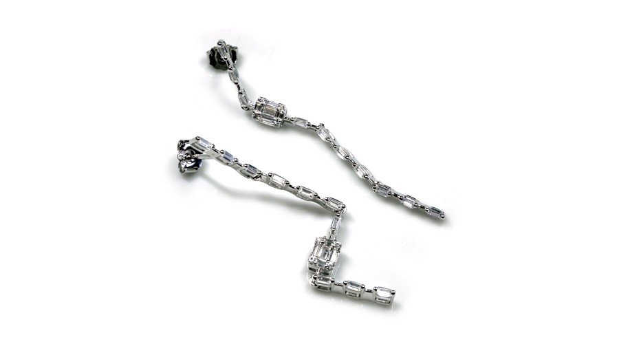 Висящи обеци с нежни циркони